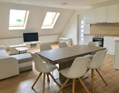 Relax Komfortlak * Gárdony